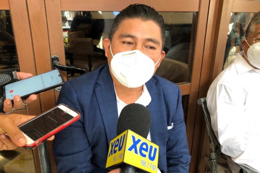 Imagen Alcalde de Zongolica renuncia al PRD y funda movimiento rumbo al 2024