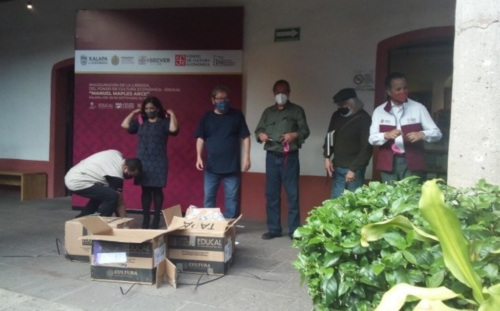 Imagen Inauguran nueva librería del Fondo de Cultura Económica, en Xalapa