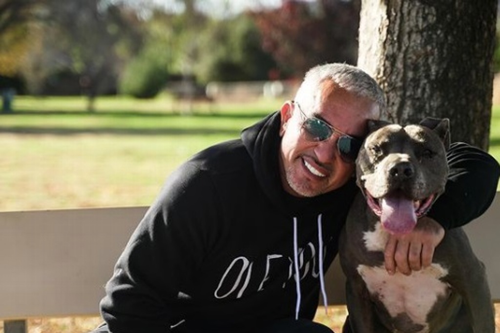 Imagen César Millán enfrenta demanda por ataque de su pitbull a gimnasta