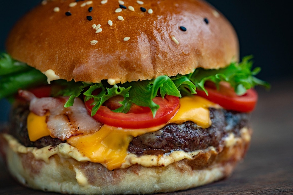 Imagen Encuentra dedo humano dentro de su hamburguesa en un restaurante (+fotos)
