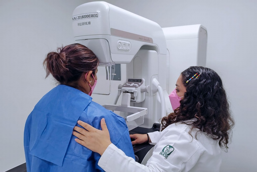 Imagen ¿Cada cuánto tiempo una mujer debe realizarse una mastografía?  