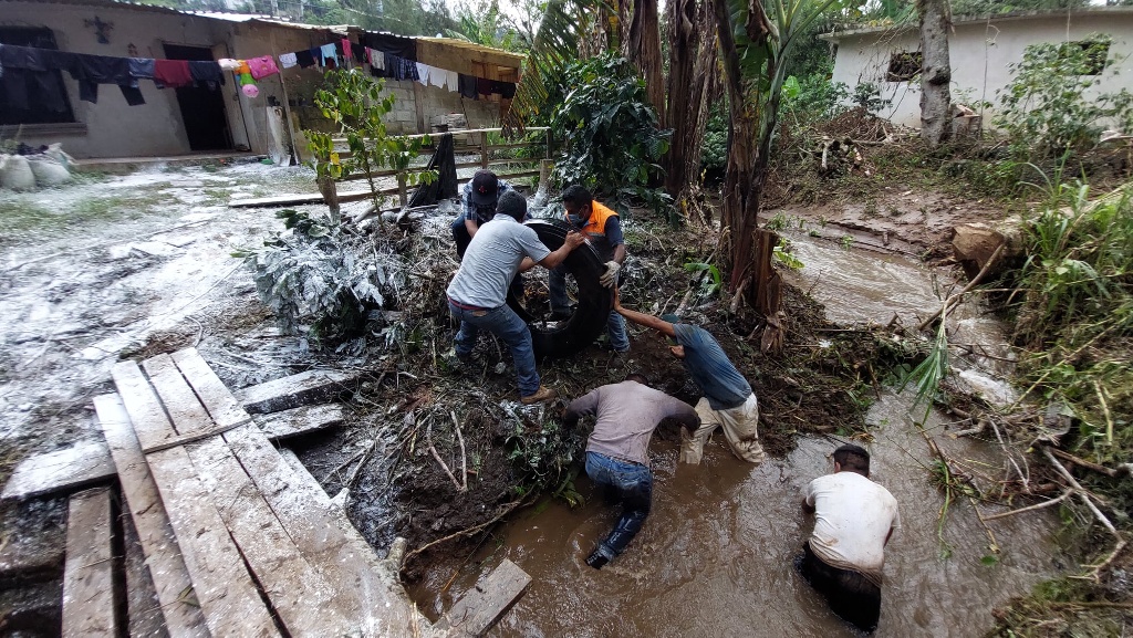 Imagen Inundaciones afectan decenas de viviendas en Teocelo, Veracruz
