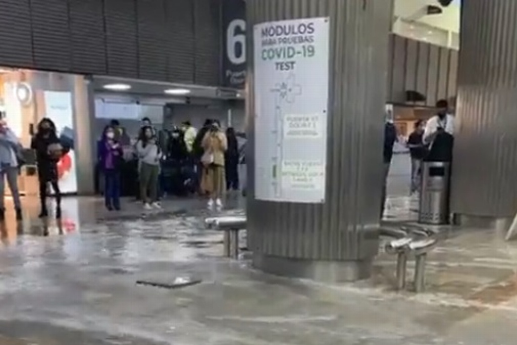Imagen Reportan inundaciones en el Aeropuerto Internacional de la CDMX (+Video)