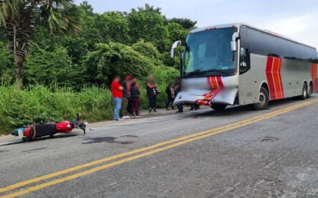 Imagen Accidente en carretera Acayucan-La Ventosa ocasiona cierre