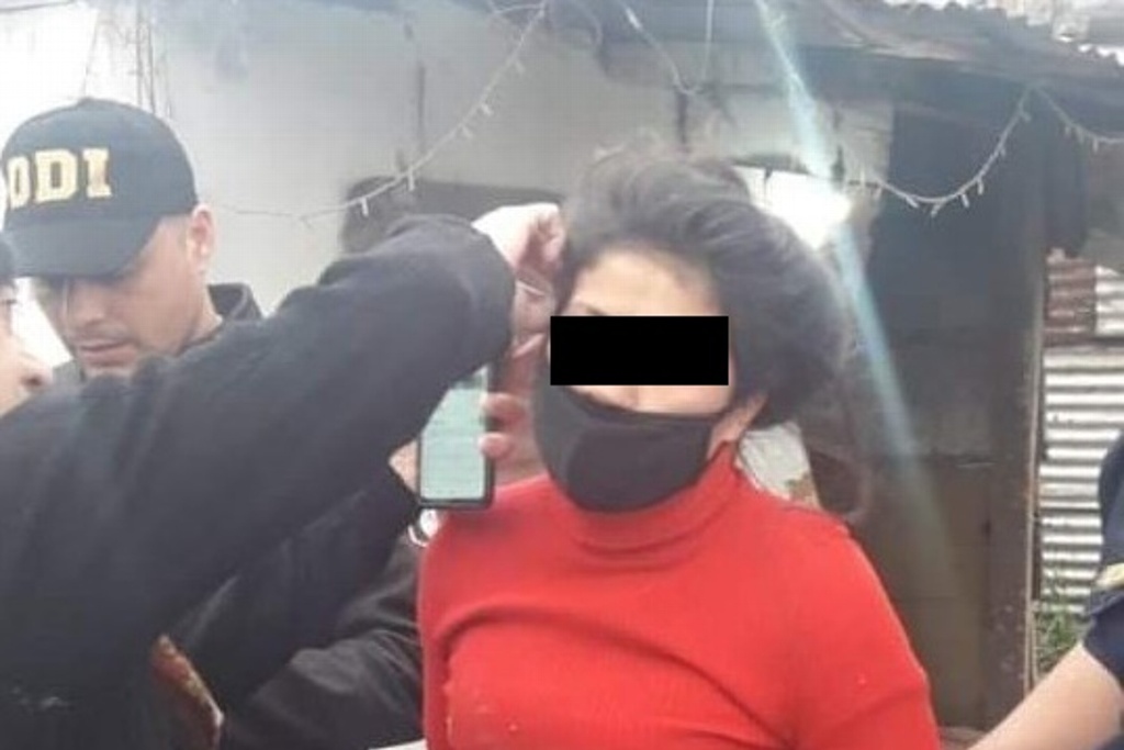 Mujer prende fuego a la novia de su expareja y a su hijo; el menor ...