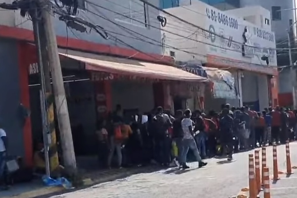 Cientos De Haitianos Saturan Oficinas De Migración En Monterrey Xeu Noticias Veracruz 3773