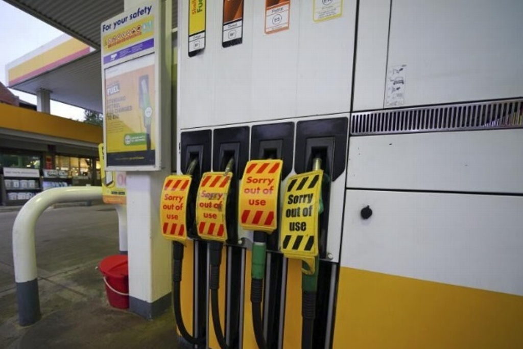 Imagen Gasolineras de Reino Unido se quedan sin combustible por falta de camioneros