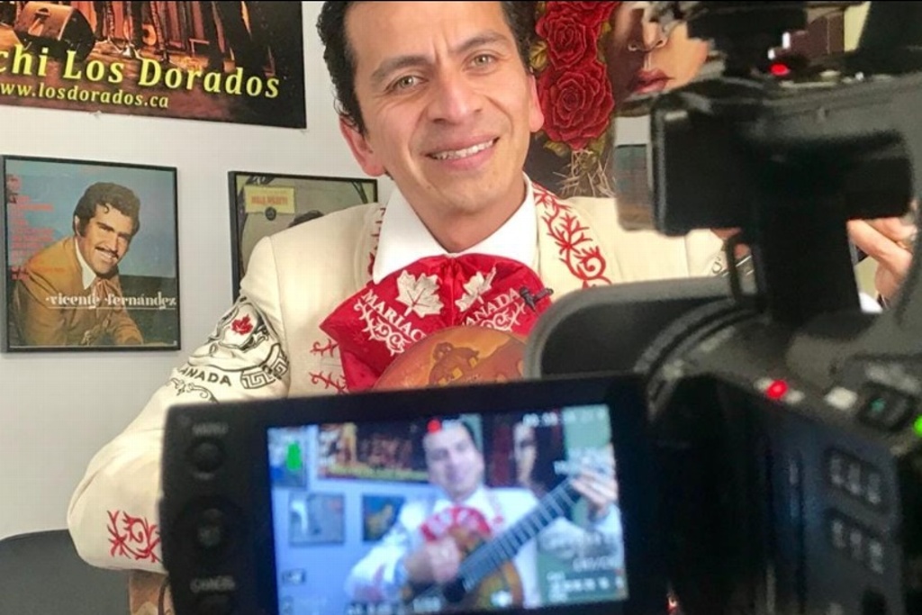 Imagen Alex, el mexicano que triunfa con su mariachi en el extranjero