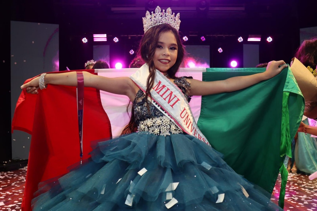 Imagen Niña mexicana gana certamen mundial de belleza Mini Universo 2021 (+fotos)