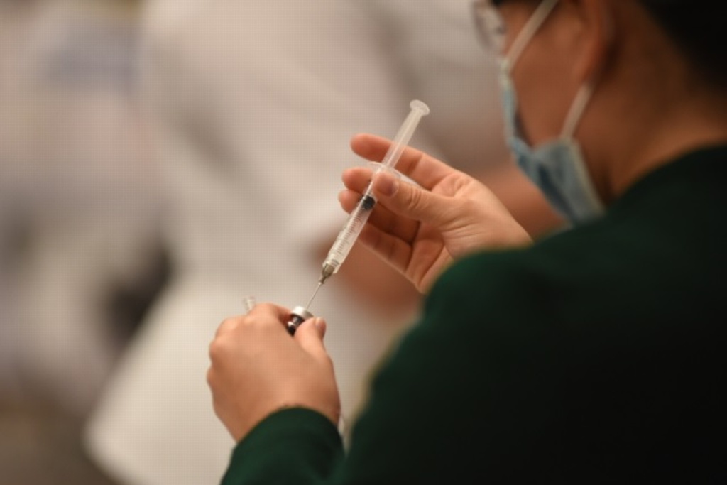 Imagen Vacunarán contra el COVID-19 a menores con cáncer en Veracruz