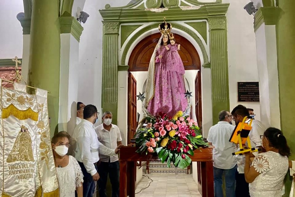 Imagen Así se vivió la procesión de la Virgen del Rosario en Alvarado, Veracruz (+Video y Fotos)