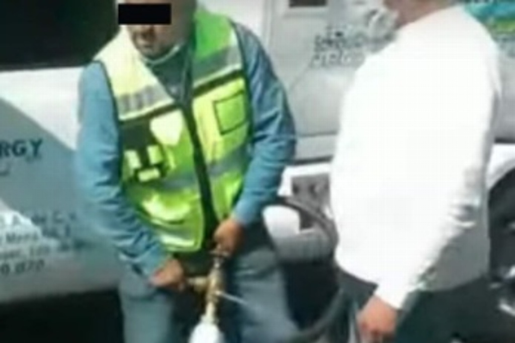 Imagen Dictan prisión preventiva a gasero que abrió manguera en protesta (+Video)