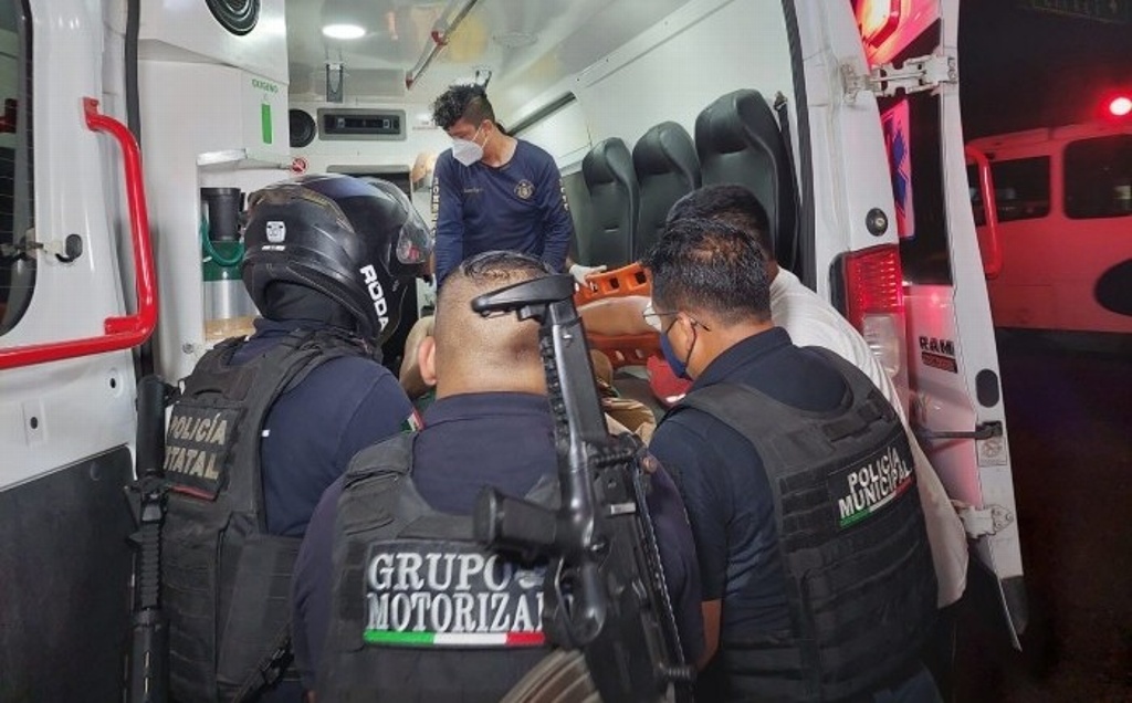 Imagen Atacan a dos hombres a balazos en taquería de Veracruz; hay un muerto 