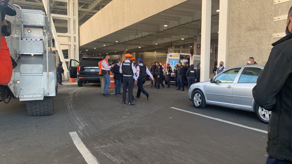 Imagen Confirman muerte de atacante en balacera del aeropuerto de la CdMx