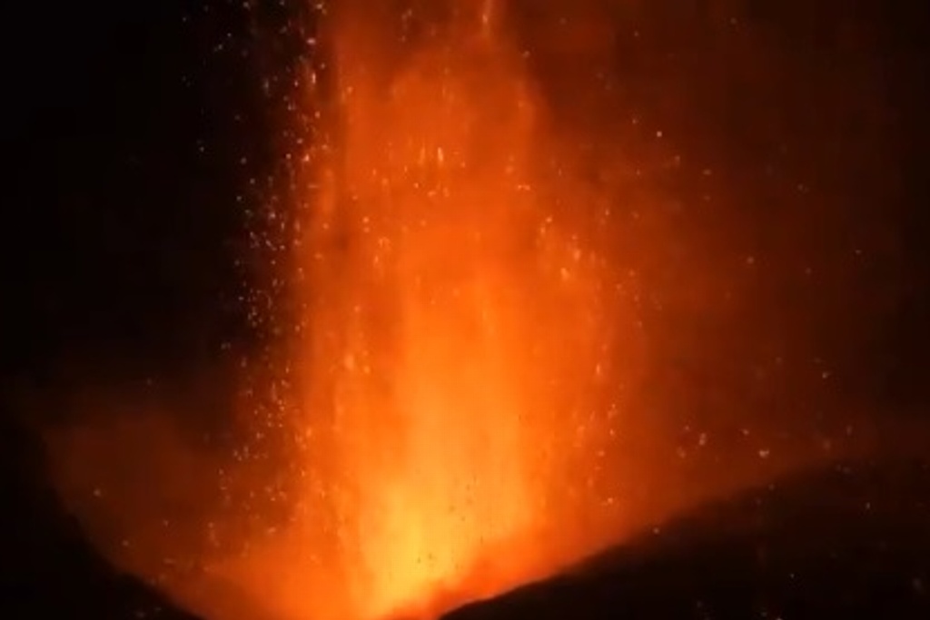 Imagen Fuerte terremoto durante erupción del volcán de La Palma
