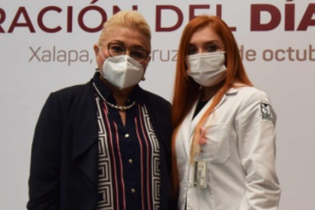 Imagen Doctora del IMSS María Eugenia Galindo, recibe reconocimiento por el Día del Médico