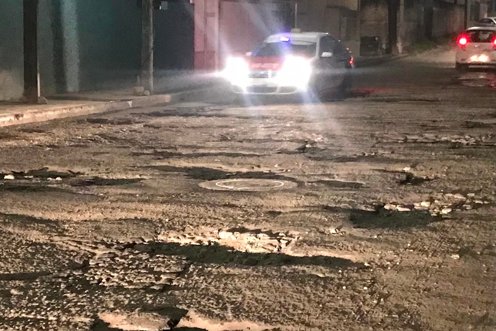 Imagen Calle destrozada en colonia El Coyol de Veracruz