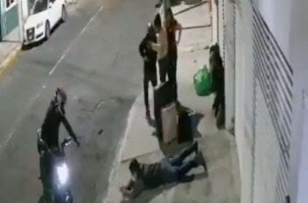Imagen Asaltan a familia afuera de su propia casa y amenazan a testigos (+Video)