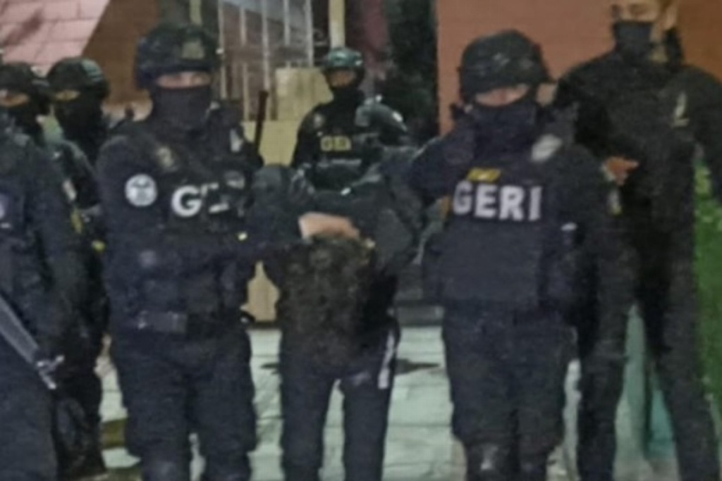 Cae De Azotea Del Tercer Piso Al Intentar Huir De La Policía Xeu Noticias Veracruz 4205