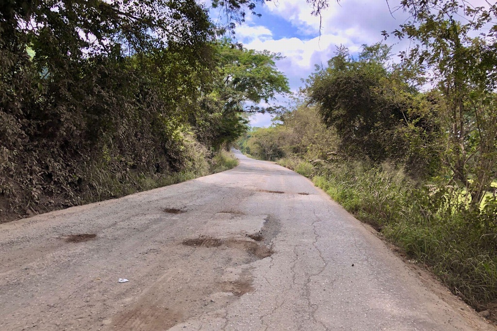 Imagen Carretera federal México-Tampico, en el tramo de Huejutla a Chalma, en pésimas condiciones, reportan