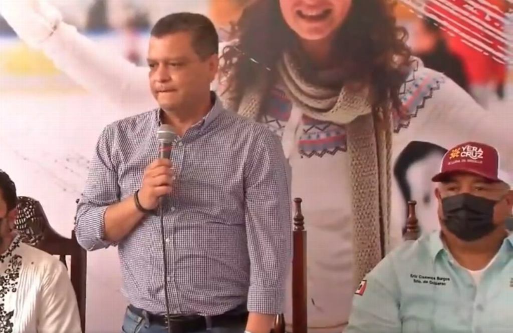 Imagen Alcalde de Cosamaloapan destapa a Eric Cisneros para elecciones de 2024 