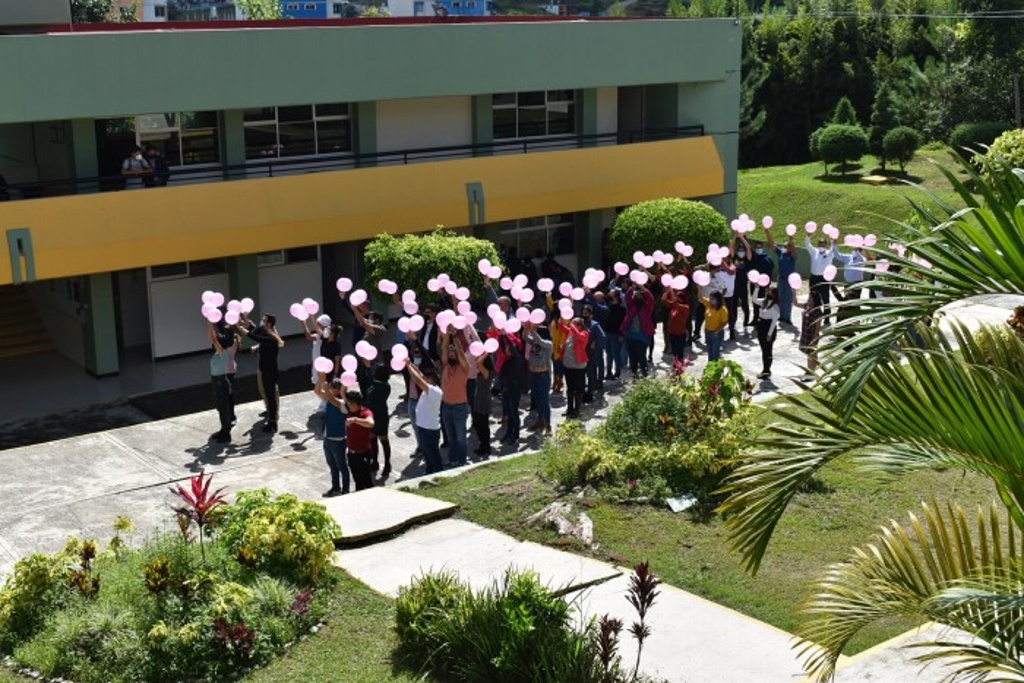 Imagen Cientos de estudiantes regresan a clases presenciales en el Tecnológico de Xalapa 