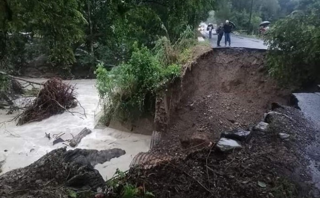 Imagen Se derrumba puente en la carretera estatal Misantla-Martínez de la Torre