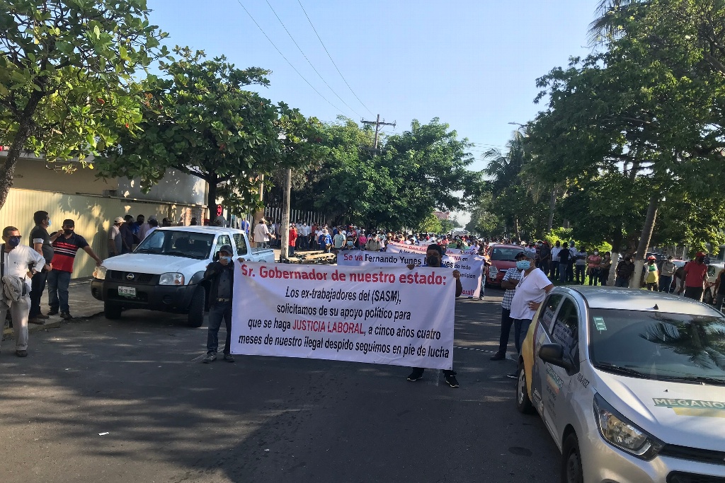 Imagen Extrabajadores del extinto SAS marcharon otra vez en calles de Veracruz