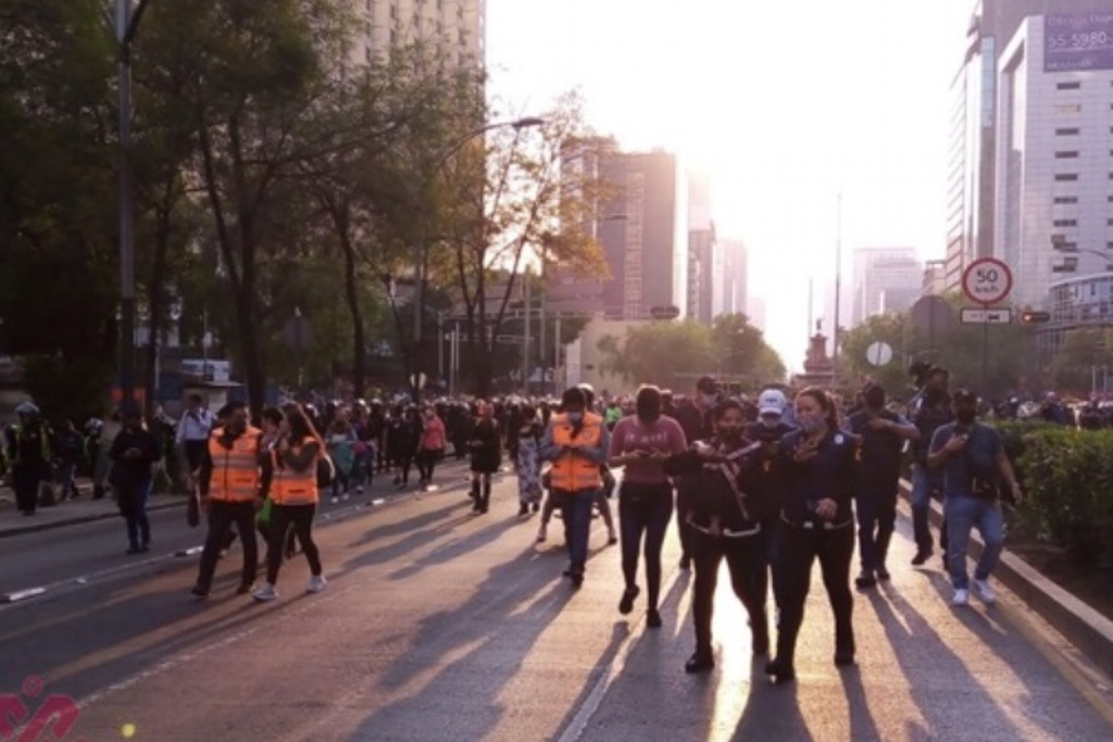 Mujeres marchan en CDMX contra la violencia de género - xeu noticias ...