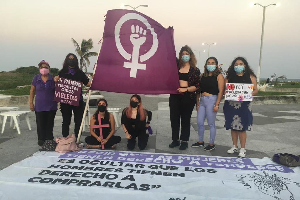 Imagen Feministas realizan caminata para exigir un alto a la violencia contra las mujeres este 25-N