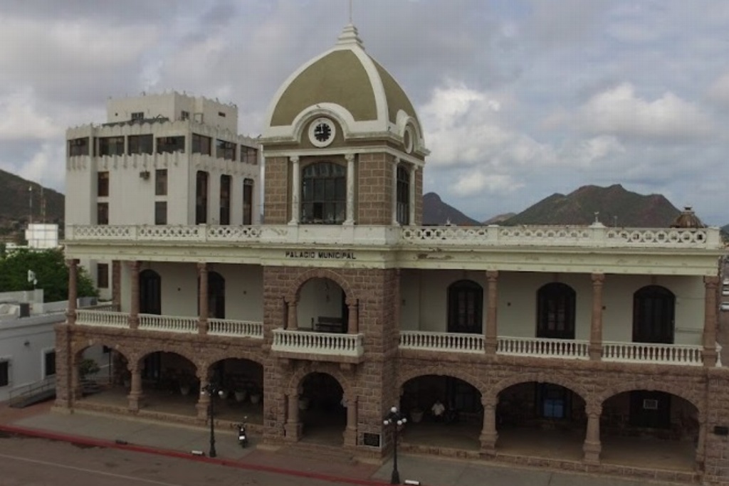 Imagen Ataque armado en Palacio Municipal de Guaymas deja 3 muertos