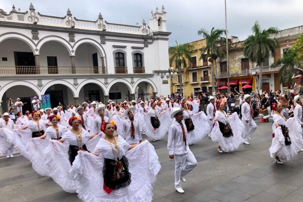 Imagen Así bailaron más de 200 personas La Bamba en Veracruz