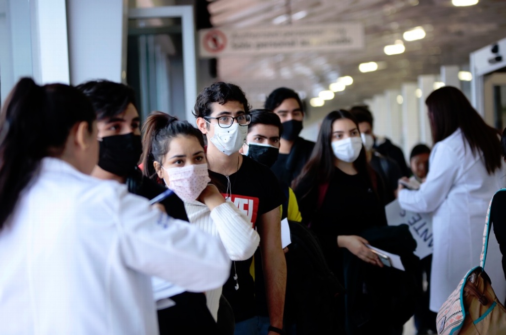 Imagen Pandemia enseñó a confiar más en la OMS, asegura político británico 