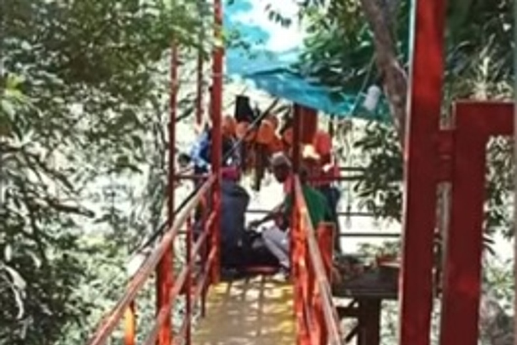 Muere turista en tirolesa tras impactarse contra base de metal - xeu ...