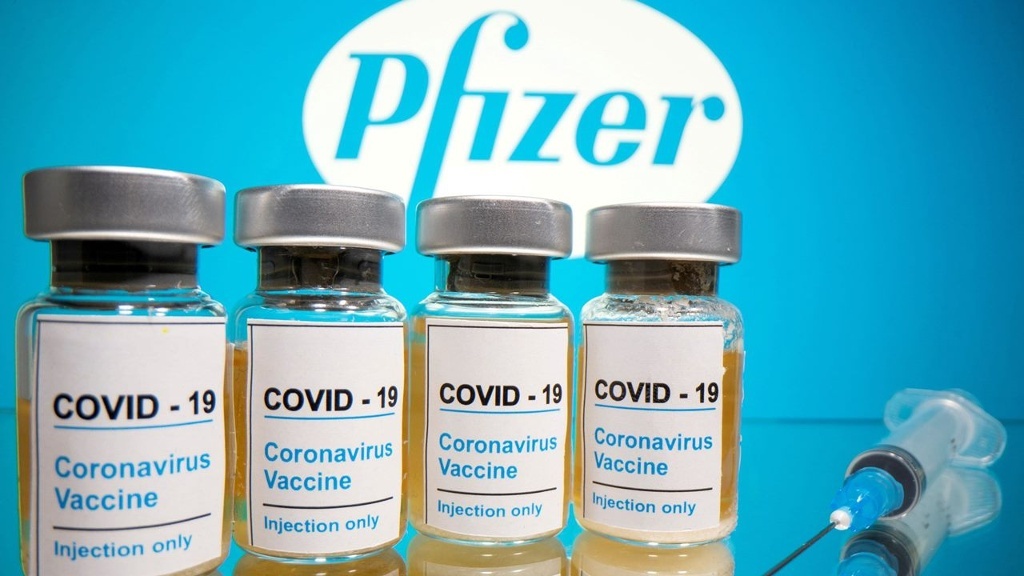 Imagen Pfizer informa que tercera dosis de vacuna antiCovid es eficaz contra variante Ómicron