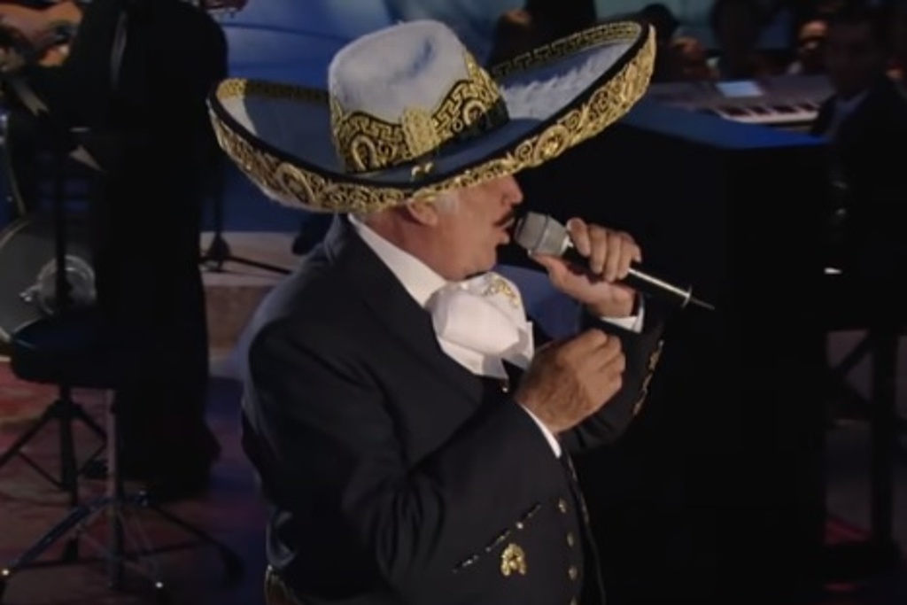 Imagen Mientras ustedes no dejen de aplaudir, su Chente no deja de cantar: Vicente Fernández