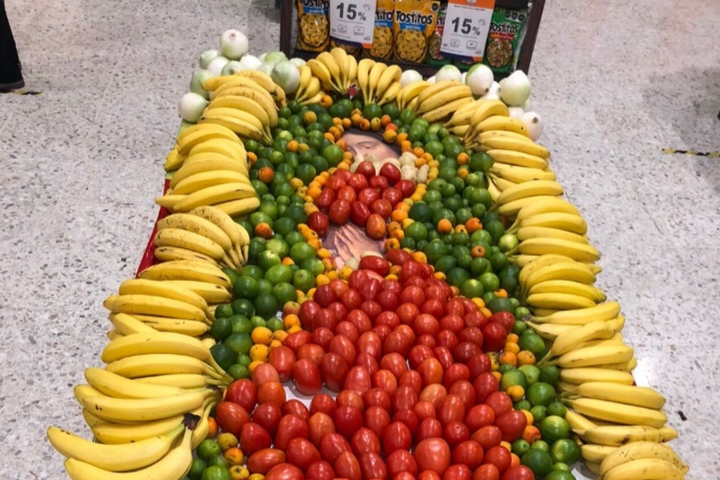 Imagen Hacen Virgen de Guadalupe con frutas y verduras en Veracruz