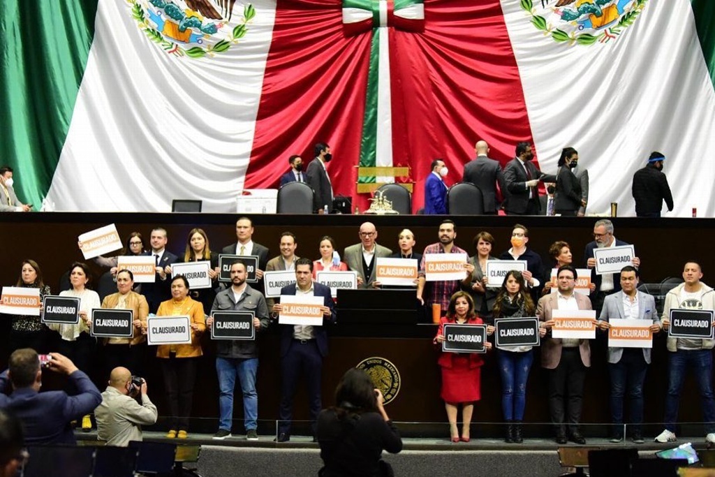 Imagen Movimiento Ciudadano “clausura” tribuna en San Lázaro; diputados los dejan solos