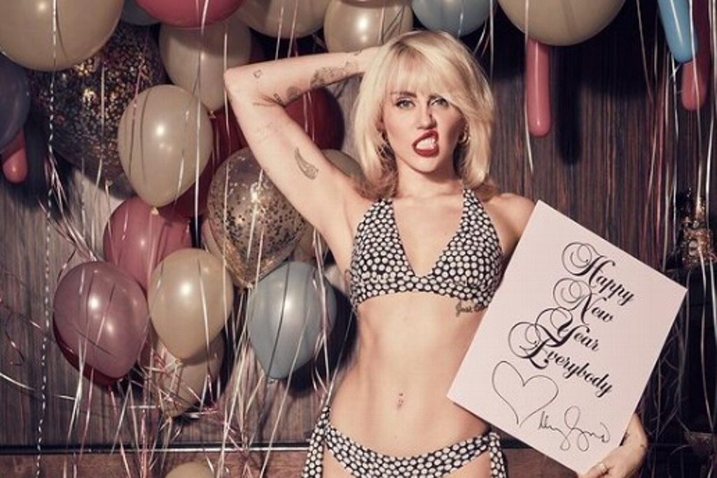 Imagen Miley Cyrus sufre 'accidente' con su vestuario en pleno concierto (+Video)