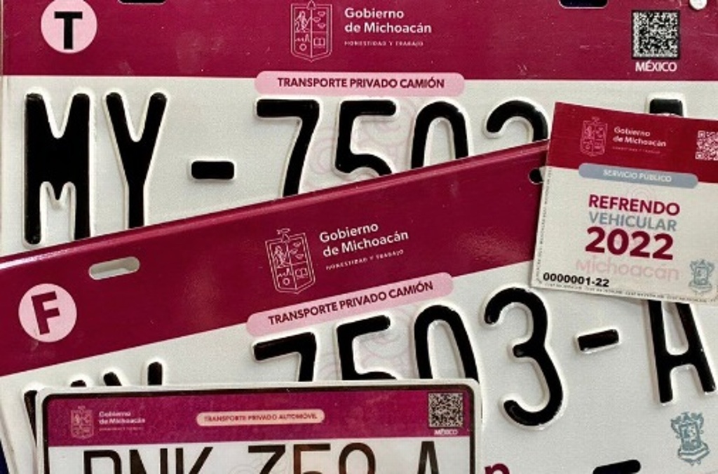 Imagen Ponen colores de Morena a nuevas placas de autos en Michoacán 