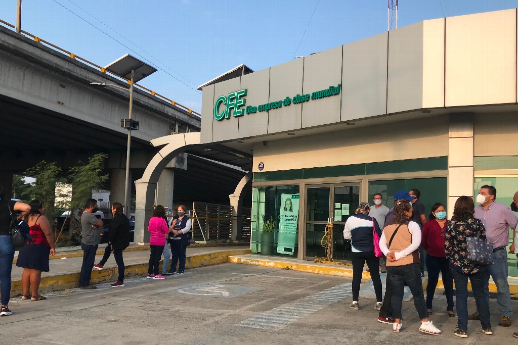 Por quedarse sin luz continuamente, toman CFE en Veracruz - xeu ...