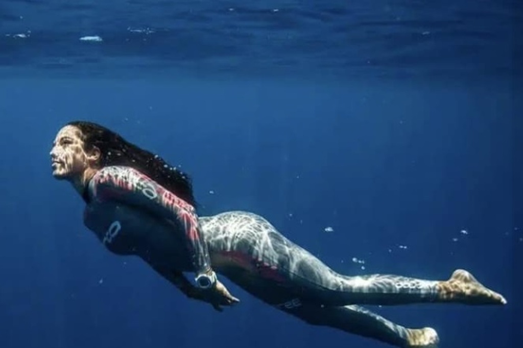 Imagen Ella es Camila Jaber, la mexicana campeona de buceo libre que se considera una sirena