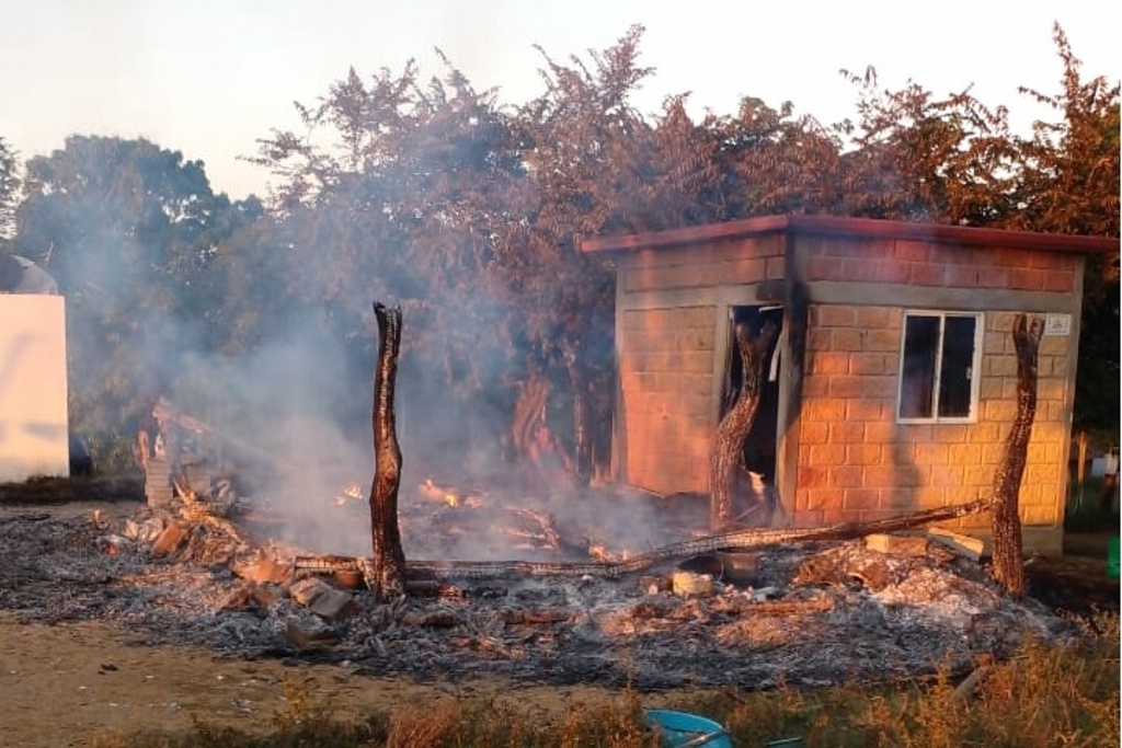 Imagen En plenas fiestas de diciembre, pierde su casa al incendiarse; en Veracruz