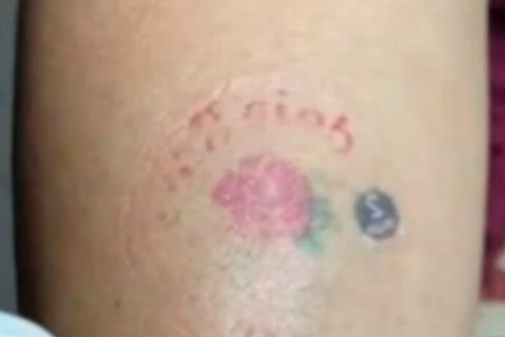 Imagen Viral, tatuaje escondido en la envoltura del mazapán (+Video)