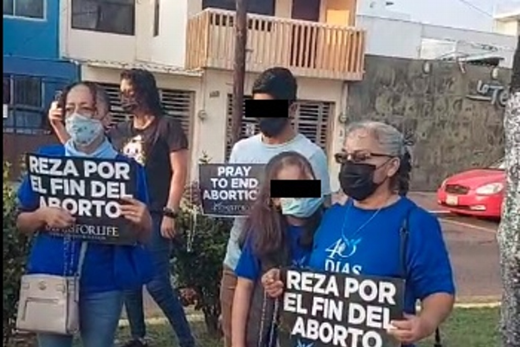 Imagen Grupos provida rezan contra el aborto en Veracruz