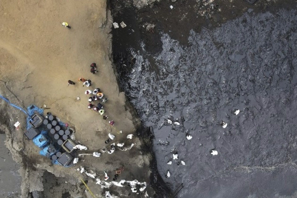 Imagen Declaran emergencia ambiental por derrame petrolero en zona costera de Perú 