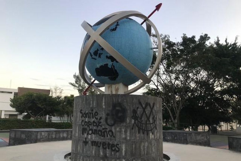 Imagen Vandalizan monumento del Mundo en Martí