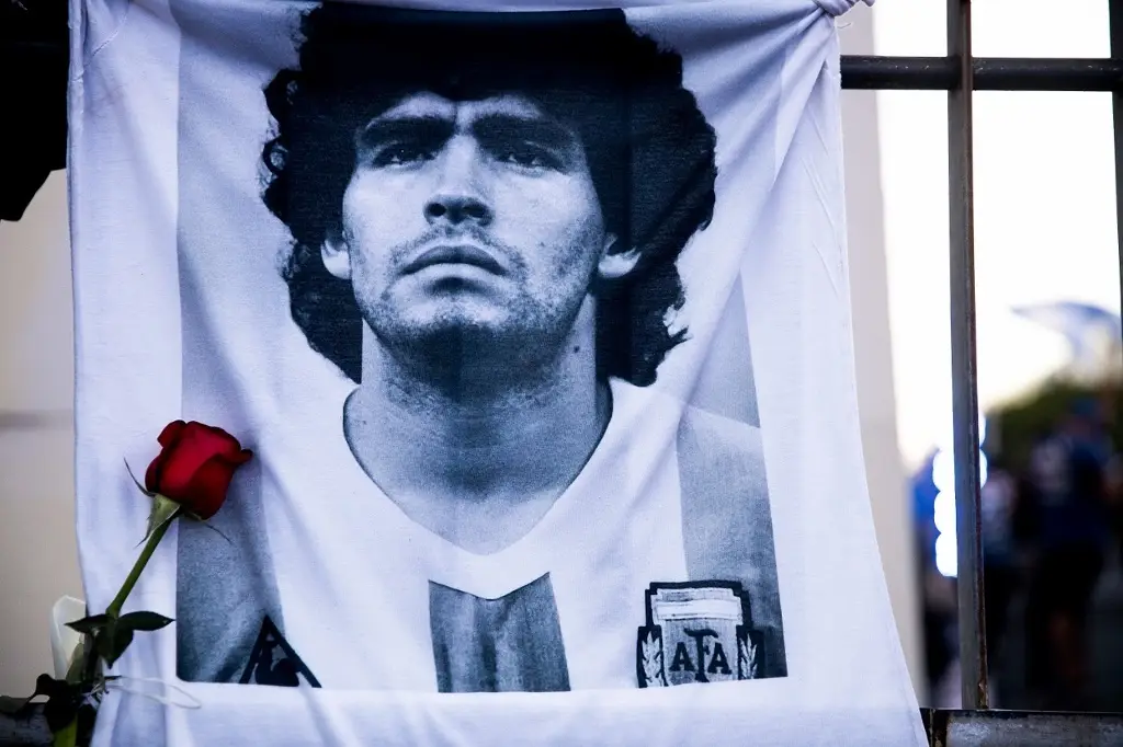 Imagen Abandonada, así luce la tumba de Diego Armando Maradona; causa indignación en Argentina