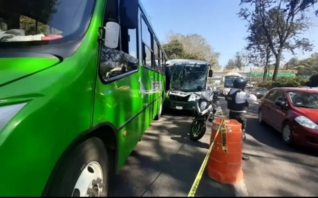 Imagen Choque de dos autobuses deja 15 heridos en la carretera federal Xalapa-Veracruz