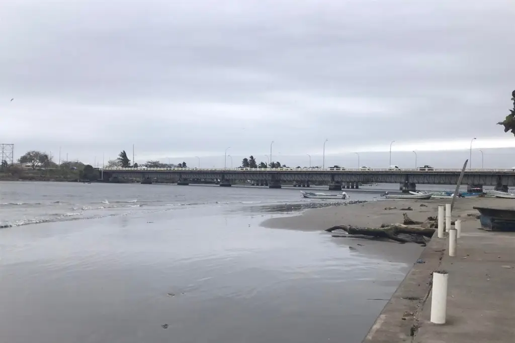 Imagen Puente que cruza río Jamapa en Boca del Río, sin peligro de desplome: SCT
